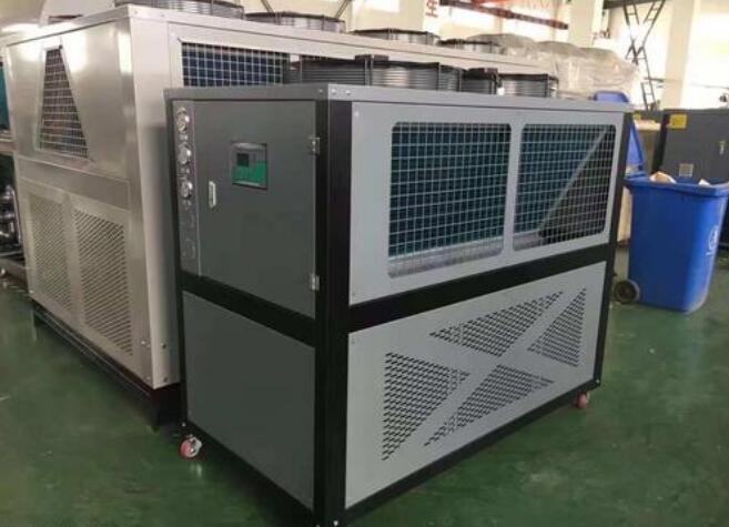 冷水機使用多久后才需要清洗